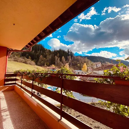 Family Savov Chepelare