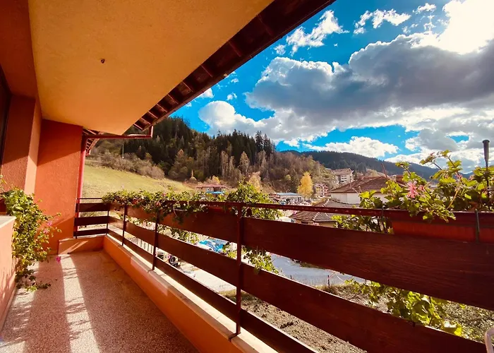 Family Savov Chepelare